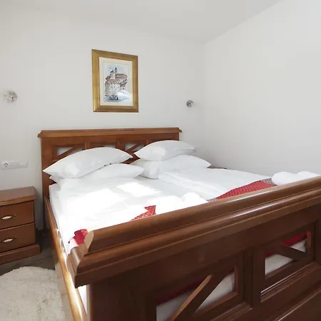12556a Apartment Split